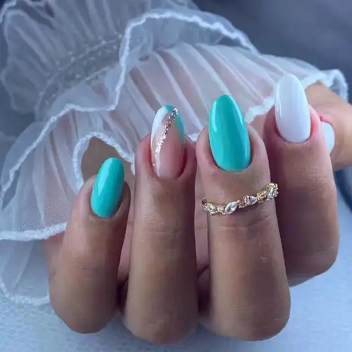 Press On Nails Kit with Glue and gel stickers Reusable Tips