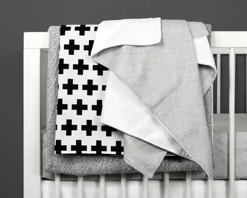 Avi Classic Crib Bedding Set